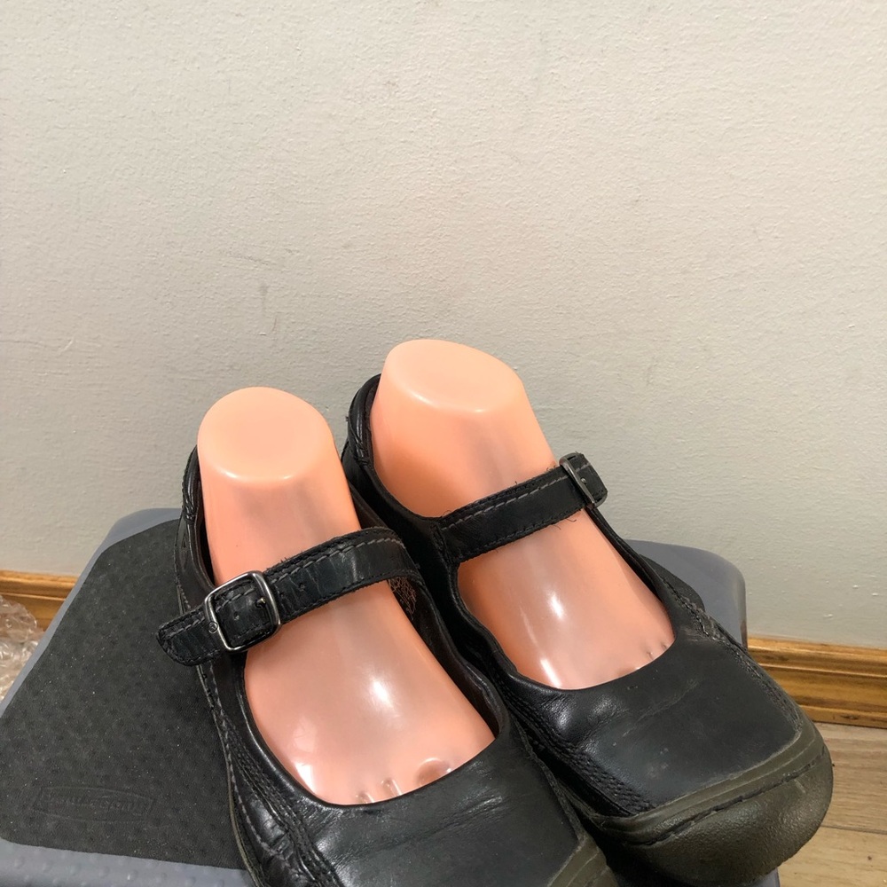 Keen Women’s Black Leather Mary Jane Ballet Style Shoes Sz 10 - Picture 9 of 16